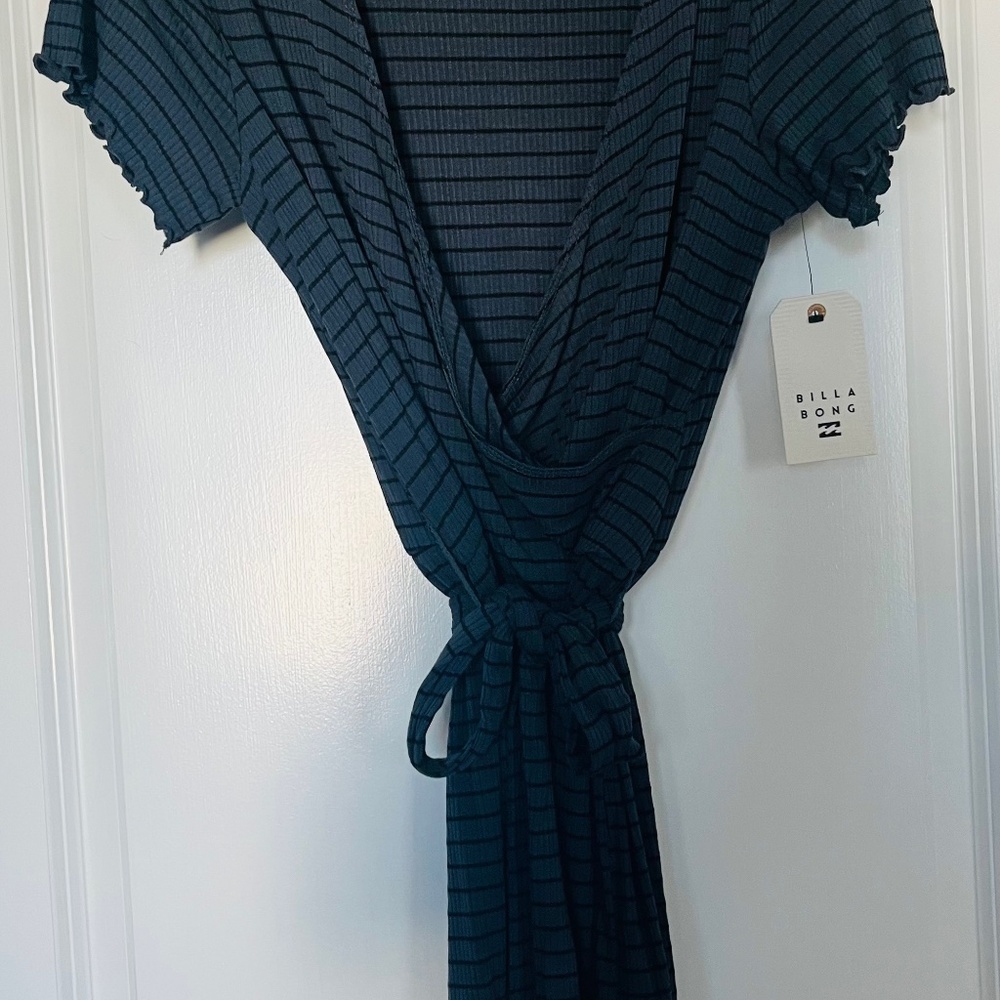 Billabong wrap dress